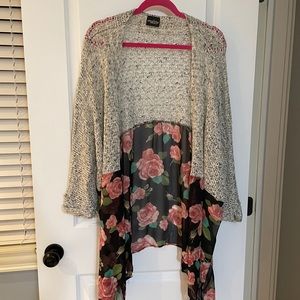 Envy cardigan with flower pattern - size M/L